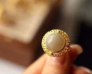 Natural Hetian jade smoky purple ring. Sterling silver plated with 18k gold.